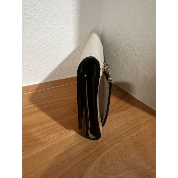 Coach Slim Trifold Wallet In Signature Canvas EUC - Picture 9 of 10